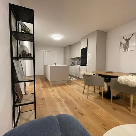 Bel Centre Montana, 5 Min Des Pistes, Vue Alpine *