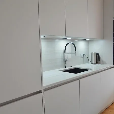 Bel Centre Montana, 5 Min Des Pistes, Vue Alpine *